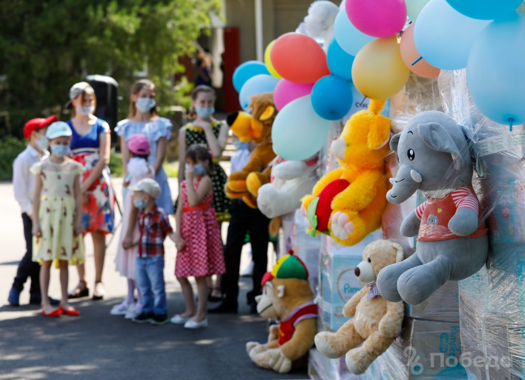 Город детей ставрополь вена. Мир детей ставрополь. Мир детей ставрополь. Педагог и дети. Мир детей ставрополь.